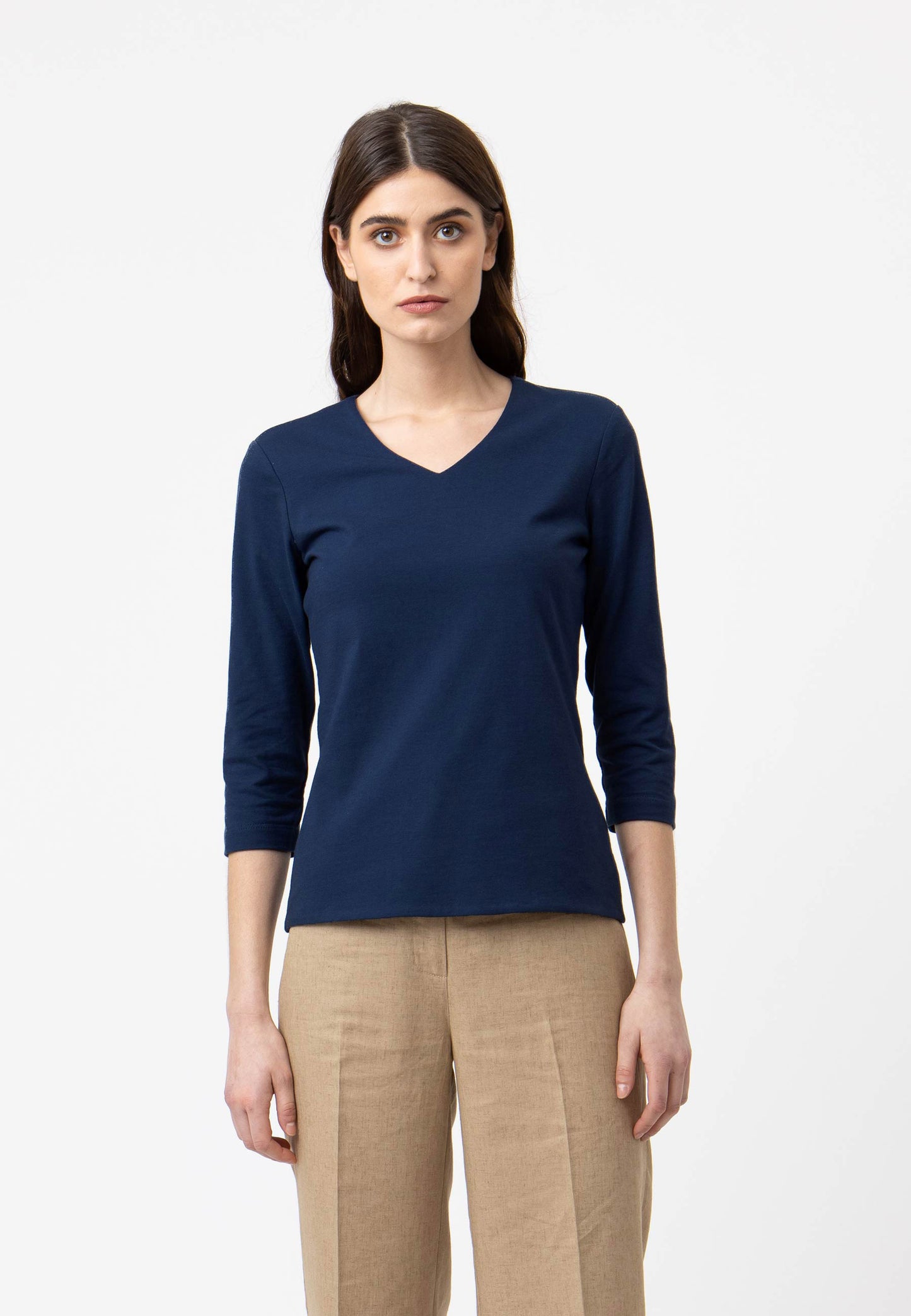 V-neck shirt, model Mara