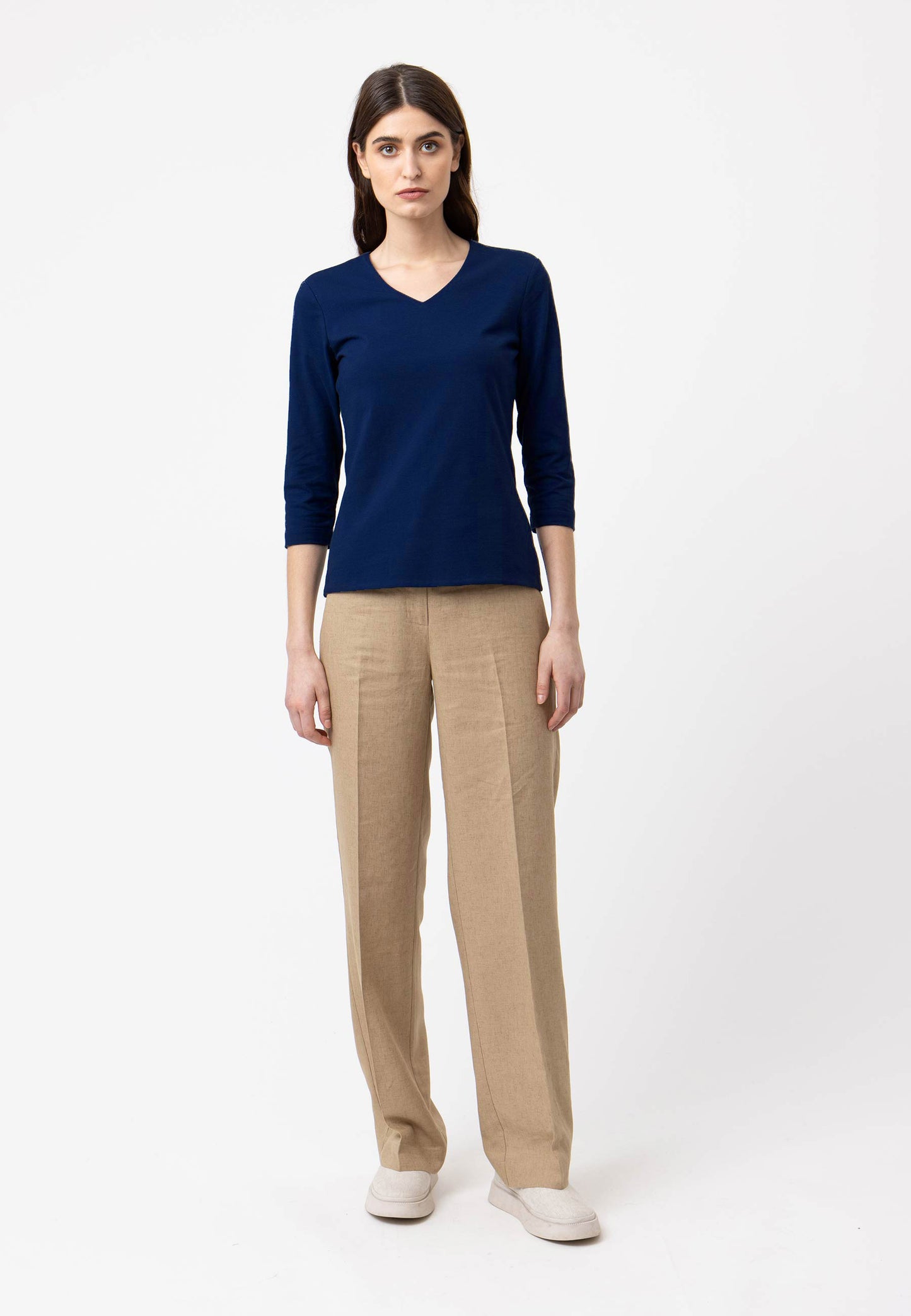 V-neck shirt, model Mara