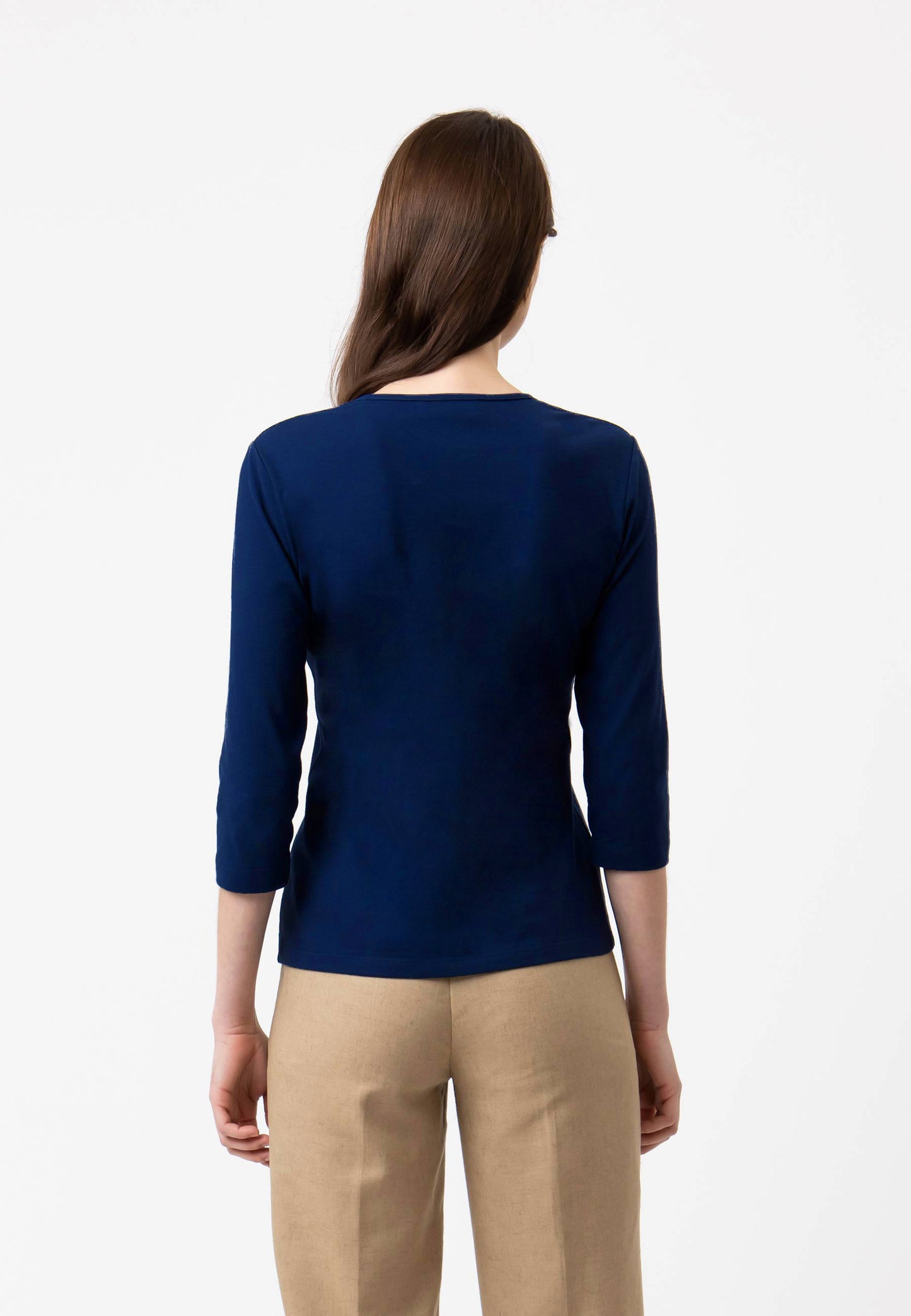 V-neck shirt, model Mara