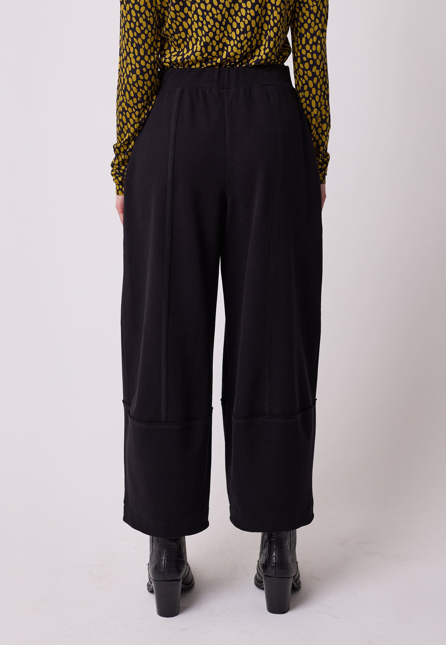 Pants, model Sanna