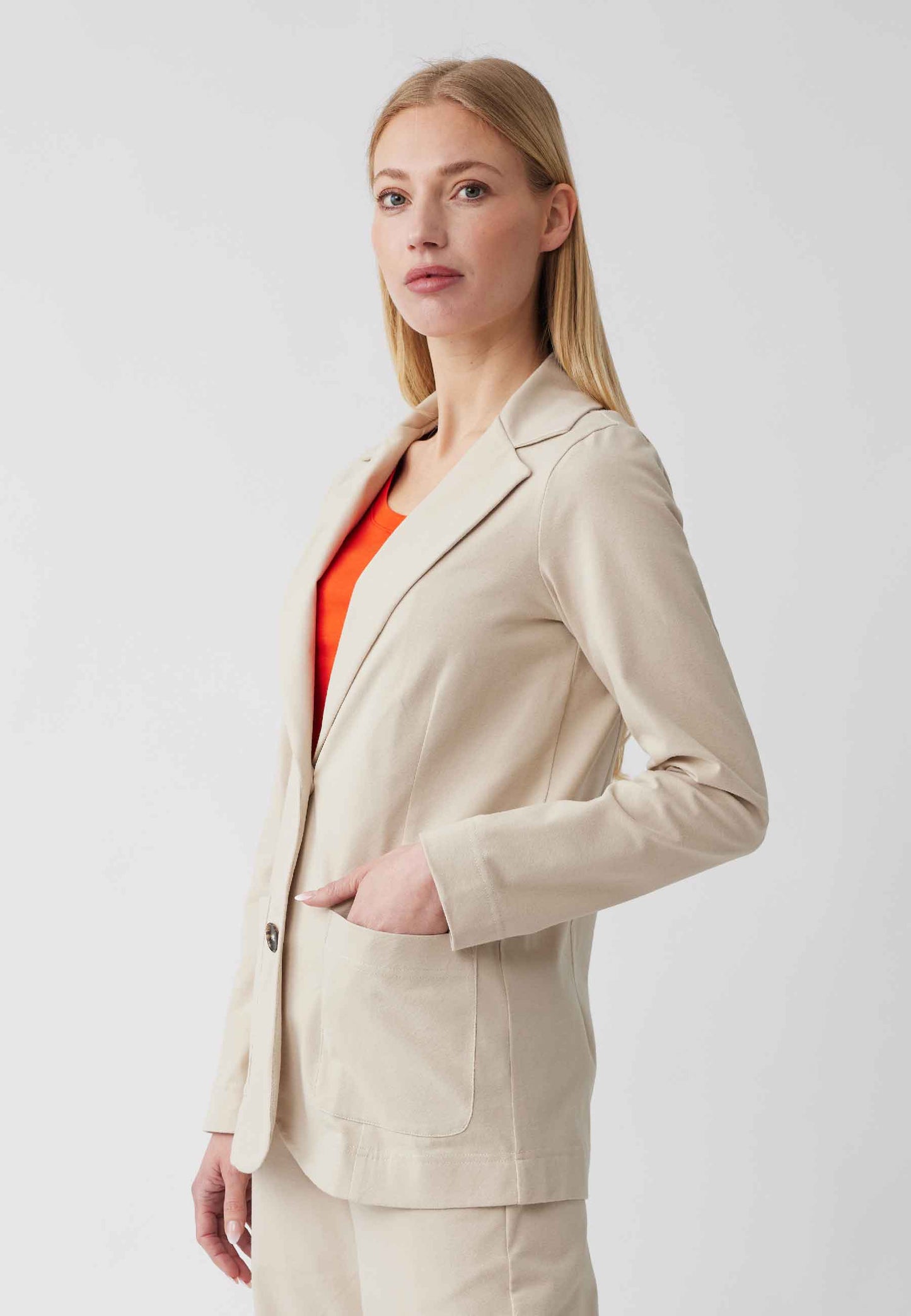 Blazer, modèle Susana