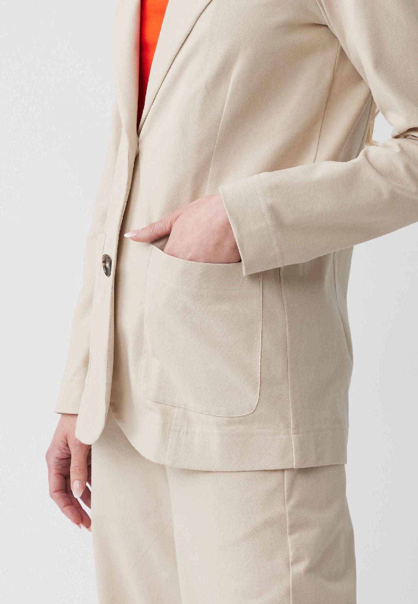 Blazer, modèle Susana
