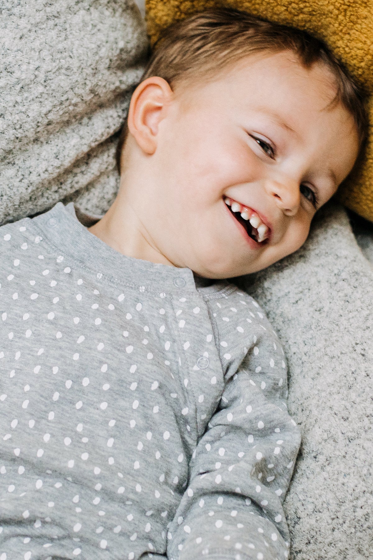 baby-bio-baumwolle-pulli-grau