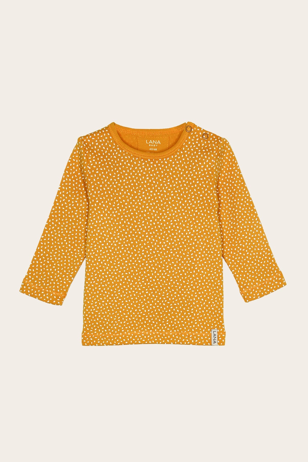 T-Shirt Modell Jule sonnengelb mit weißem Tupfenmuster nachhaltige Bio Baumwolle langarm weich