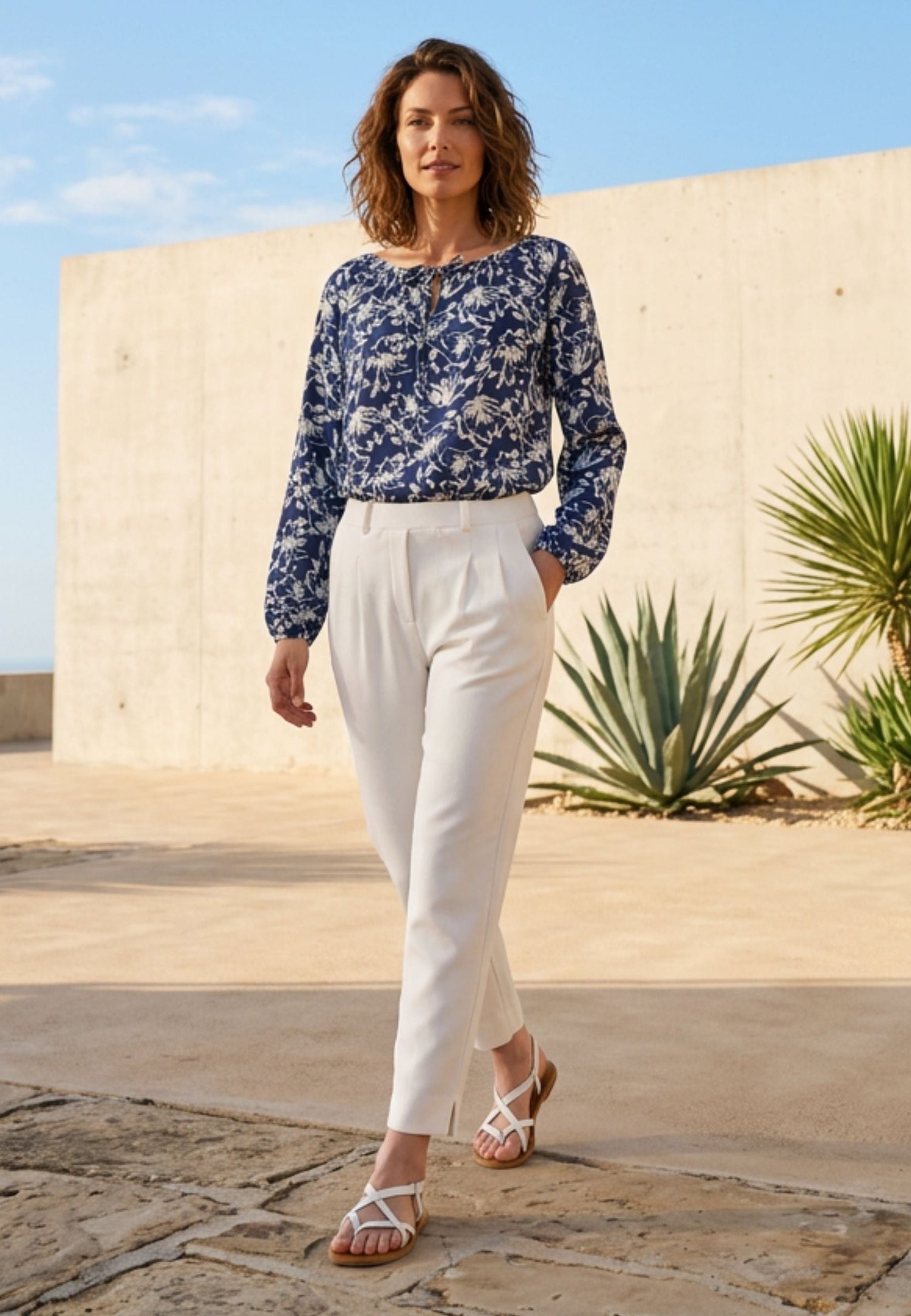 blau,weißes Blusenshirt
