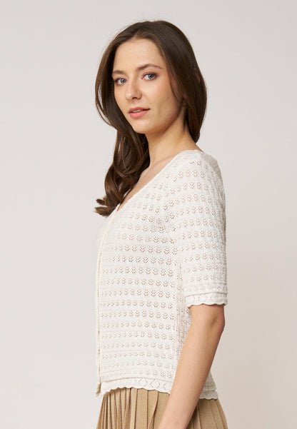 Jacke, Modell Elina in Cremeweiß mit feinem Häkelmuster und halblangem Ärmel für eleganten, femininen Stil