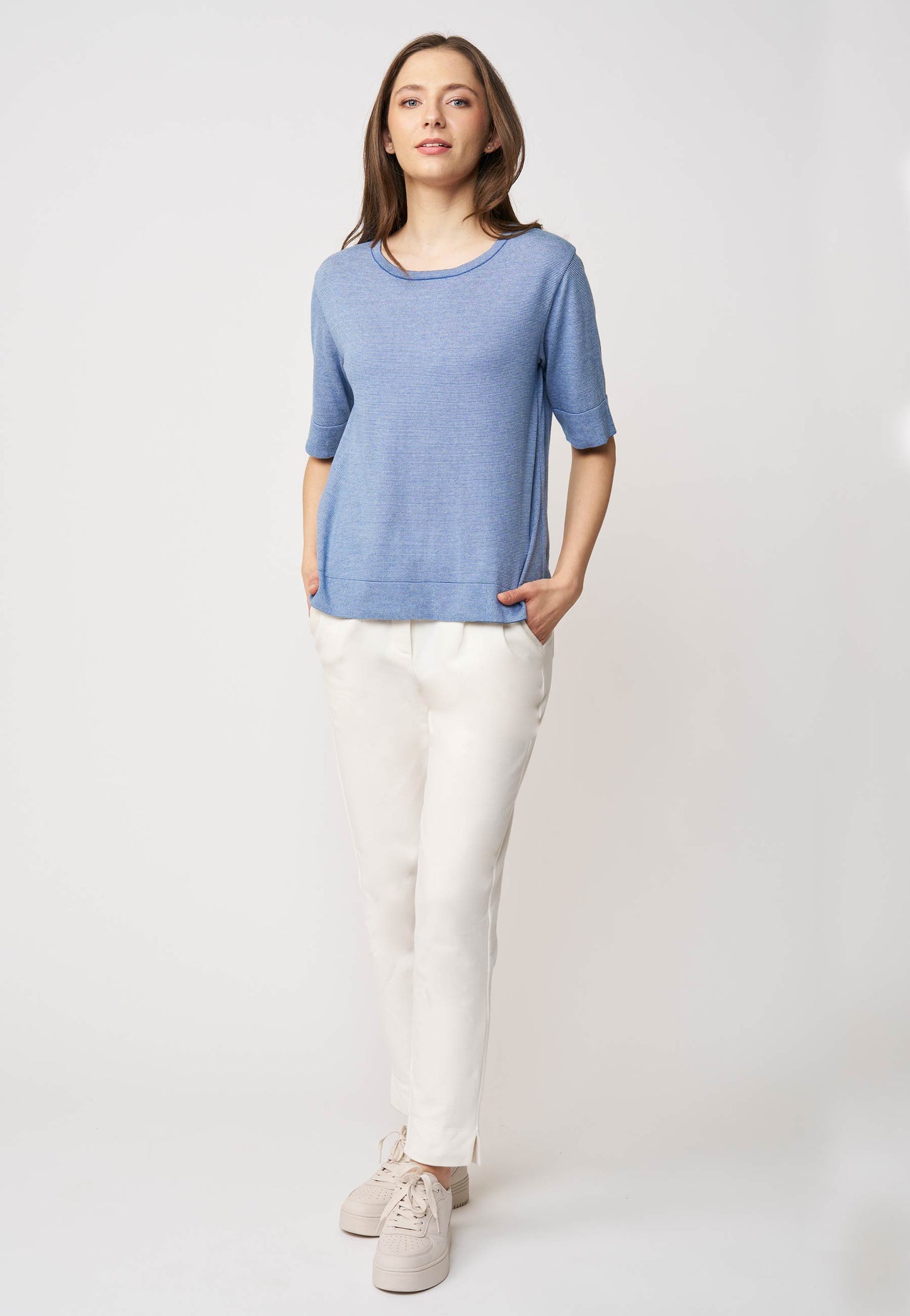 Pulli, Modell Nicole in hellem Blau mit halblangen Ärmeln und lockerem Schnitt für einen entspannten Alltagslook