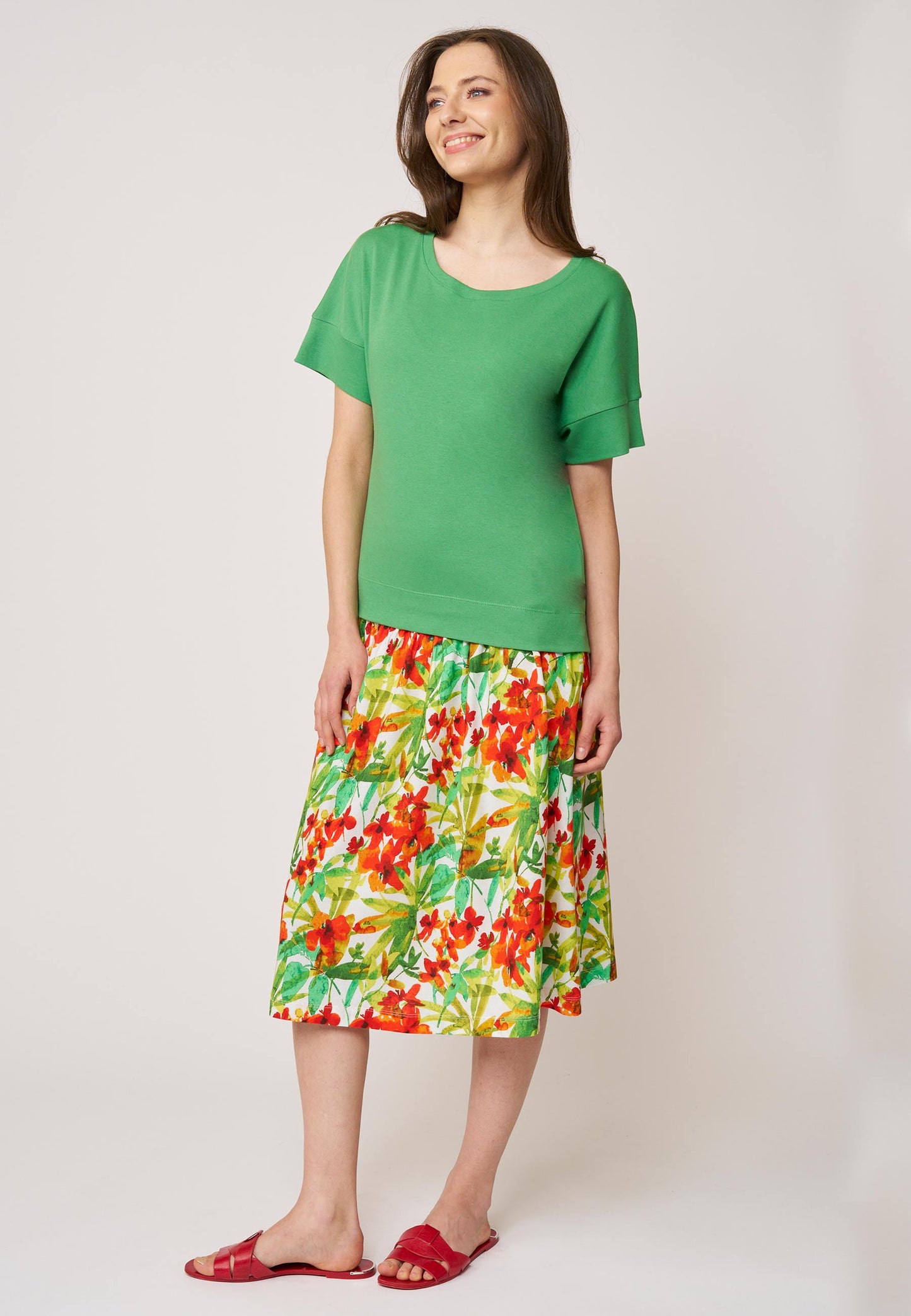 Shirt, Modell Valentina in hellem Grün mit rundem Ausschnitt und kurzen Ärmeln aus weich fließendem Material