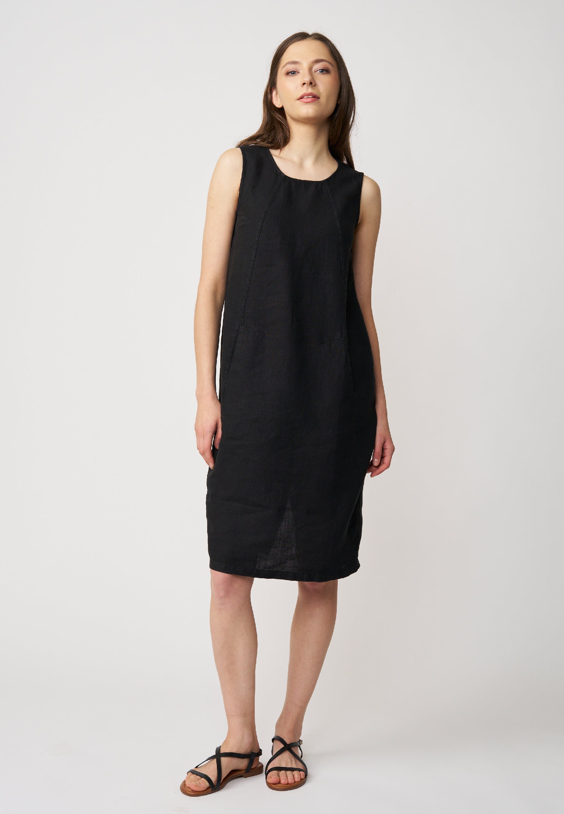 Kleid, Modell Carena in Schwarz mit ärmellosem Design und geradem Schnitt für einen schlichten, eleganten Look