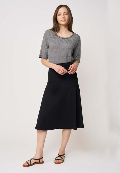 Rock, Modell Doreen in elegantem Schwarz mit ausgestelltem Schnitt und hohem Bund für einen vielseitigen Look