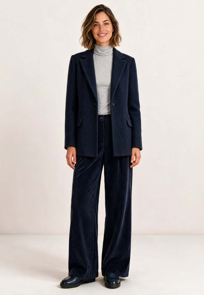 Blazer, Pamela model