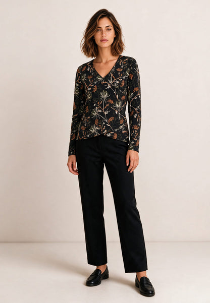 Wrap top, model Lisa