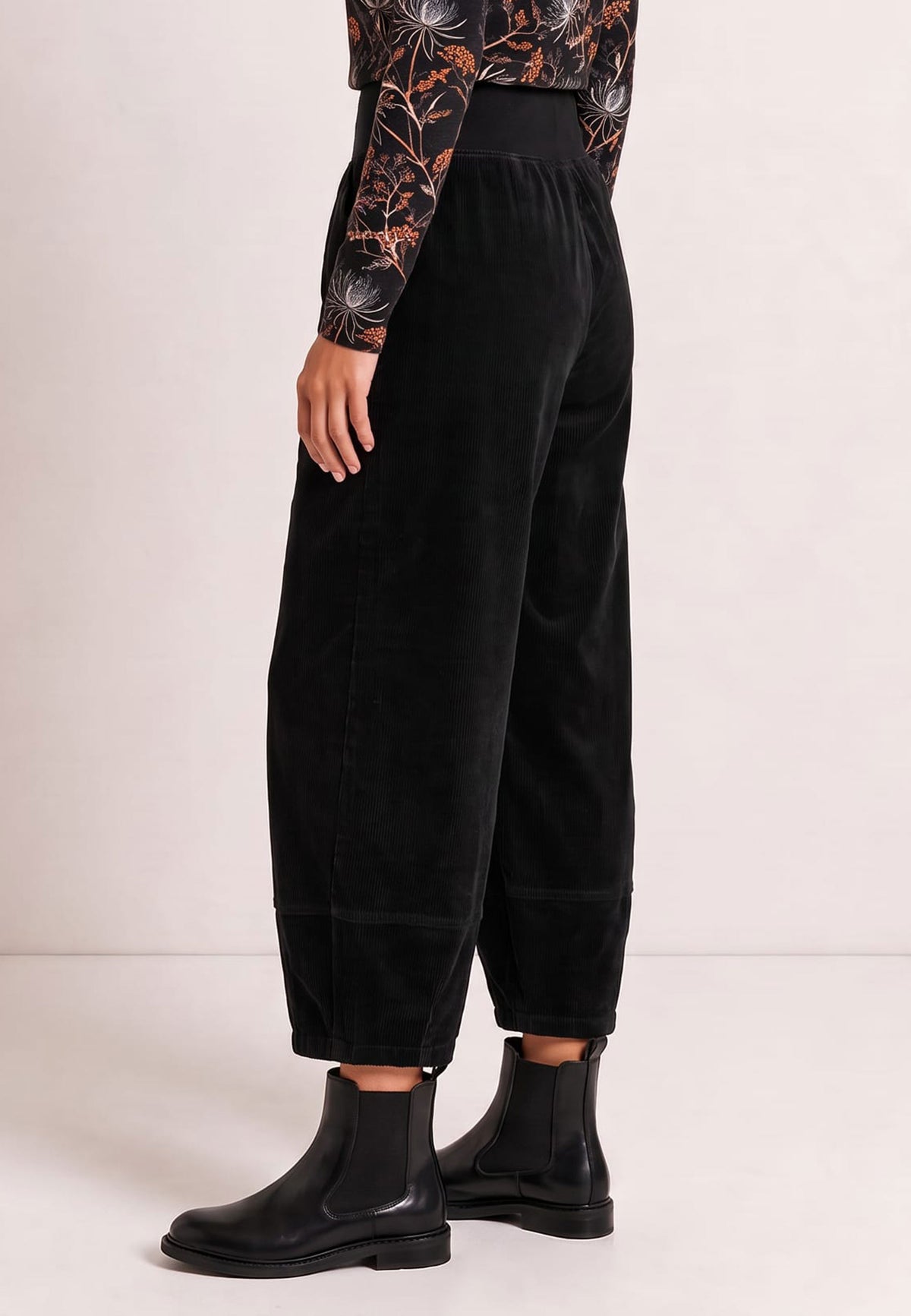 Hose, Modell Kira