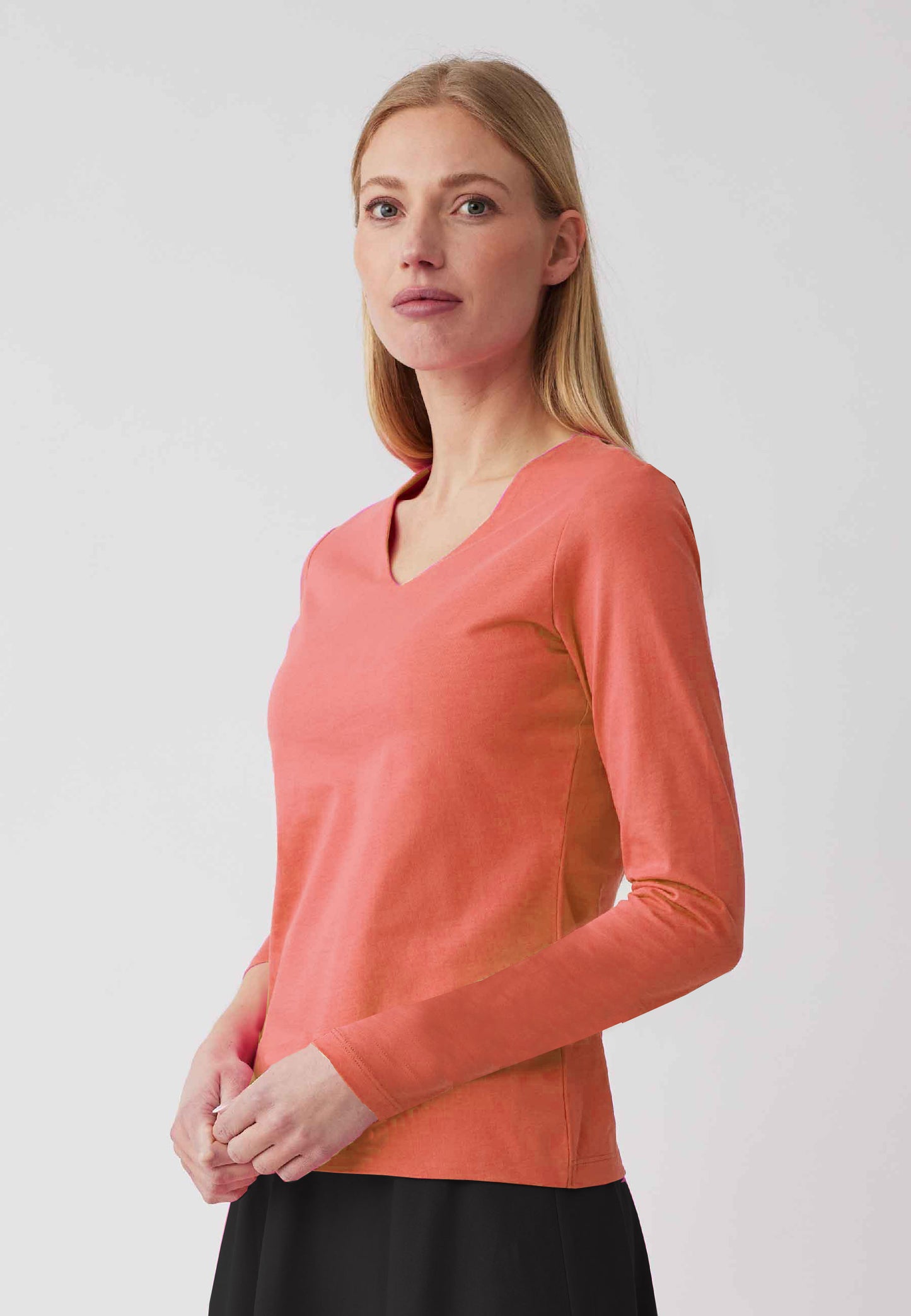 V-neck shirt, model Mara